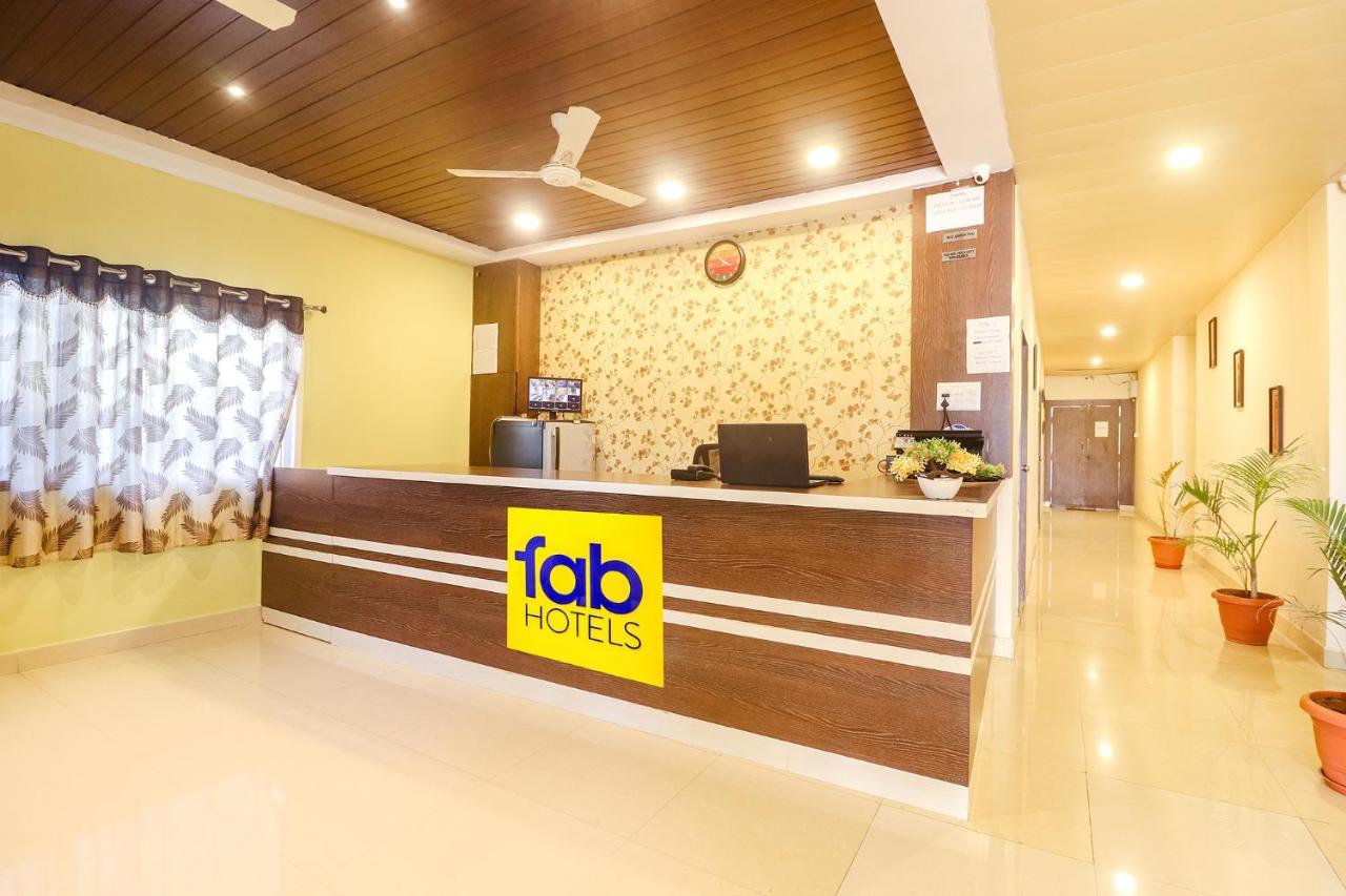 Fabexpress Airport Stay Inn - Nr Hyderabad International Airport, Shamshabad Екстериор снимка