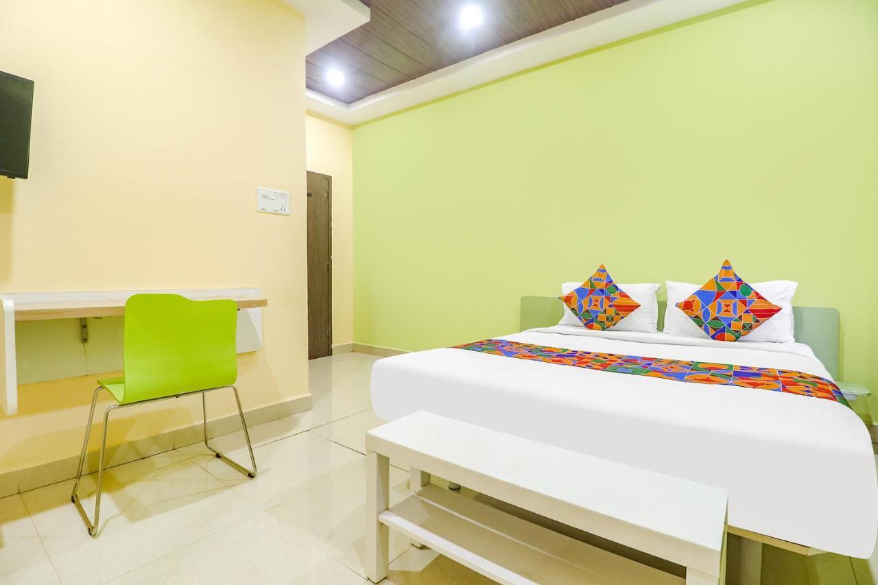 Fabexpress Airport Stay Inn - Nr Hyderabad International Airport, Shamshabad Екстериор снимка