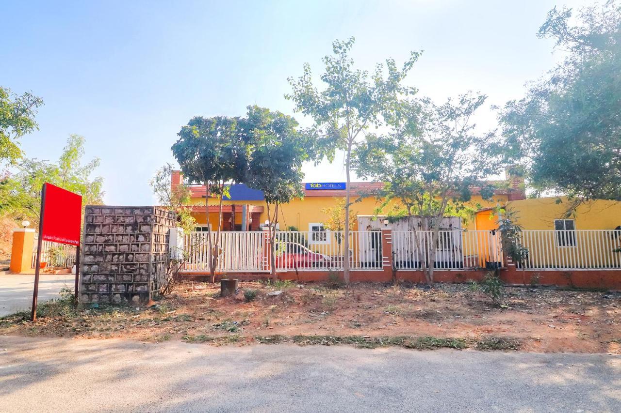 Fabexpress Airport Stay Inn - Nr Hyderabad International Airport, Shamshabad Екстериор снимка