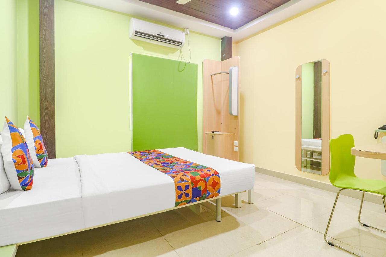 Fabexpress Airport Stay Inn - Nr Hyderabad International Airport, Shamshabad Екстериор снимка